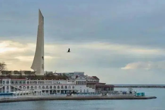В Крыму и Севастополе отразили очередную атаку беспилотных летательных аппаратов