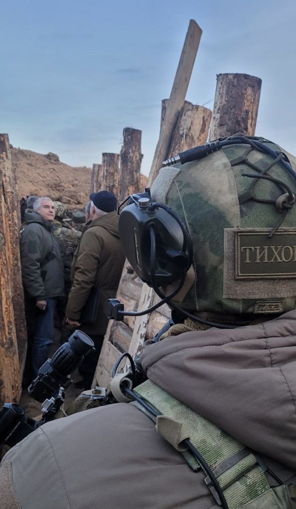 Сергей Аксенов в окопе в Запорожской области.jpg Сергей Аксенов в окопе в Запорожской области.jpg