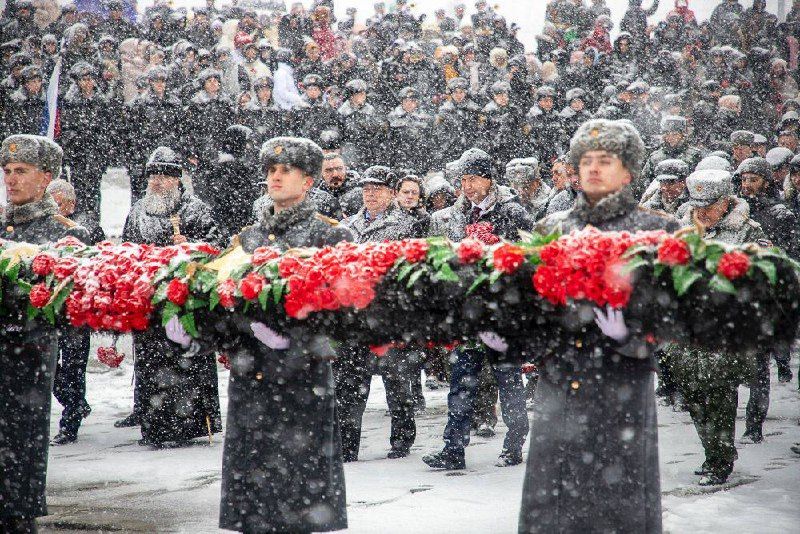 Памятные мероприятия на Театральной площади.jpg