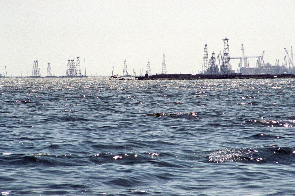 Oil_Rocks_near_Baku.jpg Oil_Rocks_near_Baku.jpg