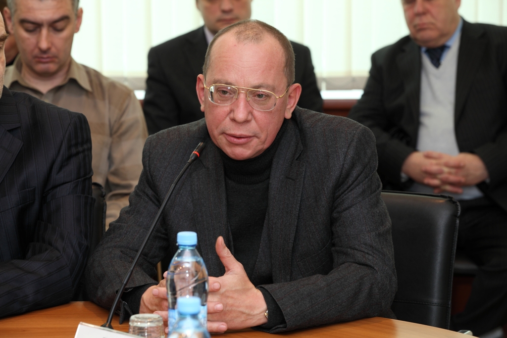 Геннадий Наумов Единство концерн.jpg Геннадий Наумов Единство концерн.jpg