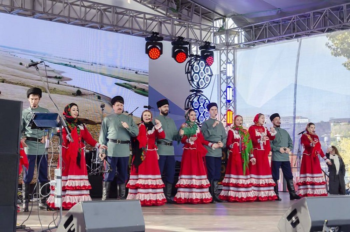 Творческие коллективы.jpg Творческие коллективы.jpg