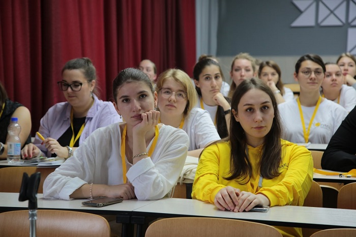 За пять дней организаторы смены планируют сформировать авангард инклюзивного волонтерского корпуса из числа студентов со всей России За пять дней организаторы смены планируют сформировать авангард инклюзивного волонтерского корпуса из числа студентов со всей России
