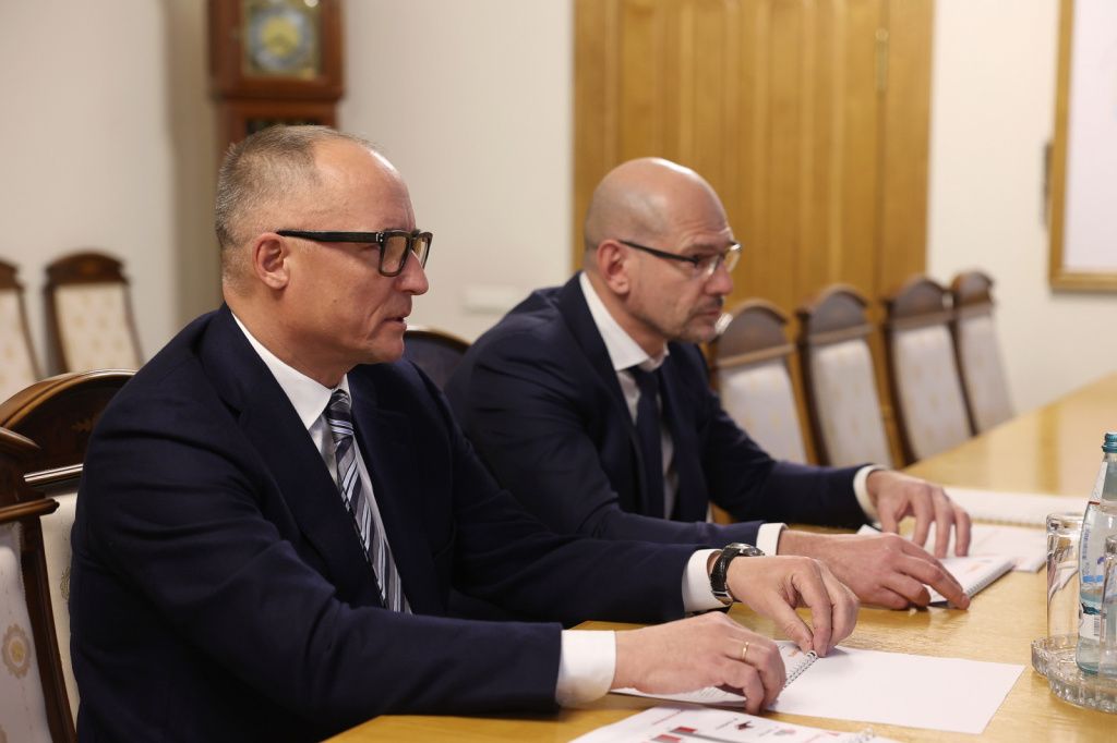 Сложно конкурировать с белорусскими, китайскими и западными производителями, если меры поддержки работают недостаточно эффективно, заявил Константин Бабкин // Фото: Фото: пресс-служба Правительства Ростовской области Сложно конкурировать с белорусскими, китайскими и западными производителями, если меры поддержки работают недостаточно эффективно, заявил Константин Бабкин // Фото: Фото: пресс-служба Правительства Ростовской области