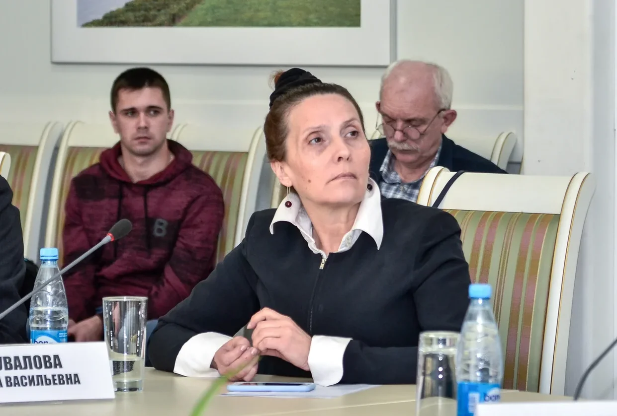Елена Шувалова.jpg Елена Шувалова.jpg