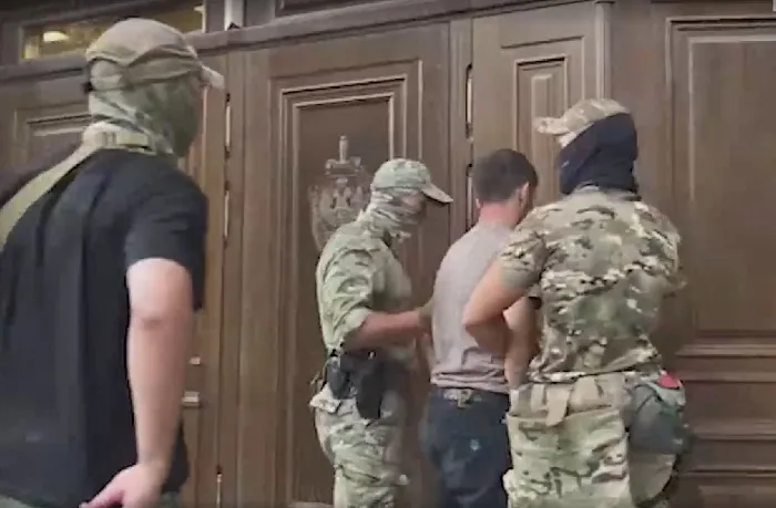 В Крыму ФСБ арестовала членов террористической группы из Джанкоя и Ялты В Крыму ФСБ арестовала членов террористической группы из Джанкоя и Ялты