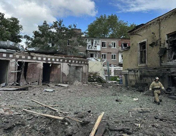 Власти Таганрога ввели режим ЧС в районе взрыва Власти Таганрога ввели режим ЧС в районе взрыва