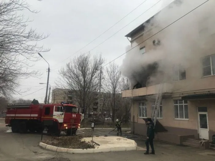 В Астрахани произошел пожар на территории областной детской больницы В Астрахани произошел пожар на территории областной детской больницы