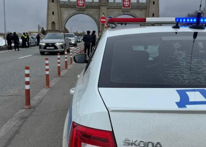 В Ингушетии задержали автомобиль с 27 тоннами топлива без документов В Ингушетии задержали автомобиль с 27 тоннами топлива без документов