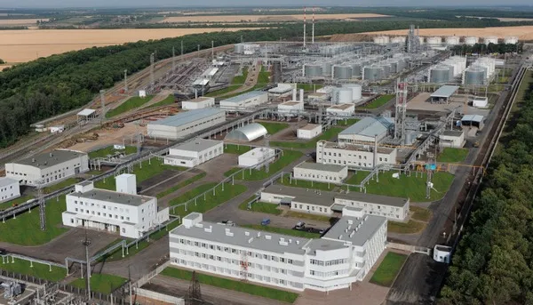 «НЗНП» подписал соглашение о реализации завода по глубокой переработке нефти в Ростовской области стоимостью 63 млрд рублей «НЗНП» подписал соглашение о реализации завода по глубокой переработке нефти в Ростовской области стоимостью 63 млрд рублей