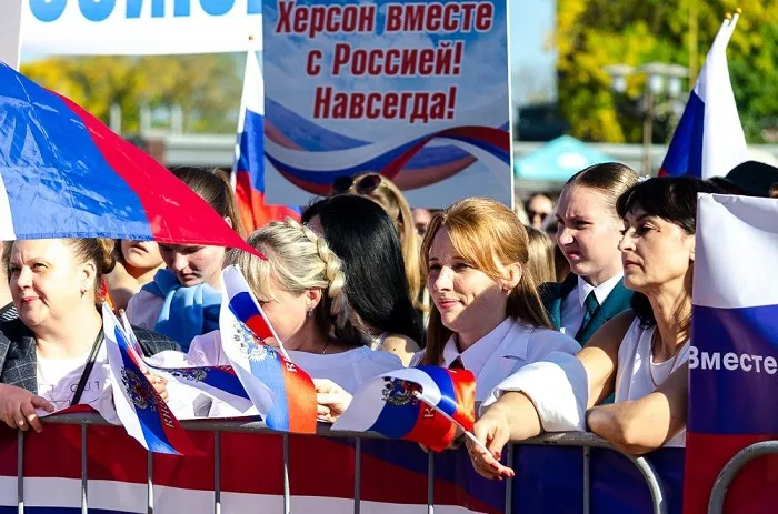 Алексей Логвиненко поделился фотографиями с концерта в поддержку присоединения новых территорий Алексей Логвиненко поделился фотографиями с концерта в поддержку присоединения новых территорий
