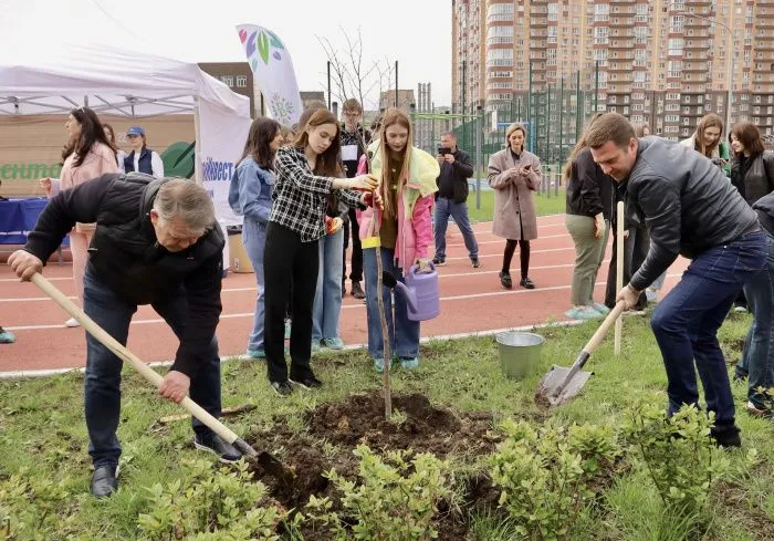 В «Вересаево» отметили День Древонасаждения новыми аллеями