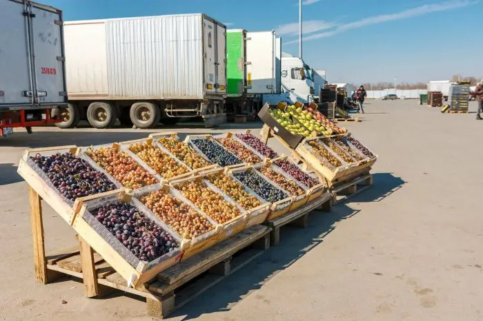 Аксайские рынки разнесло по району Аксайские рынки разнесло по району