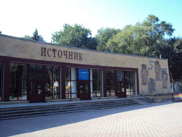 Шесть компаний лишились права на розлив минеральной воды «Ессентуки №4» и «Ессентуки №17» Шесть компаний лишились права на розлив минеральной воды «Ессентуки №4» и «Ессентуки №17»