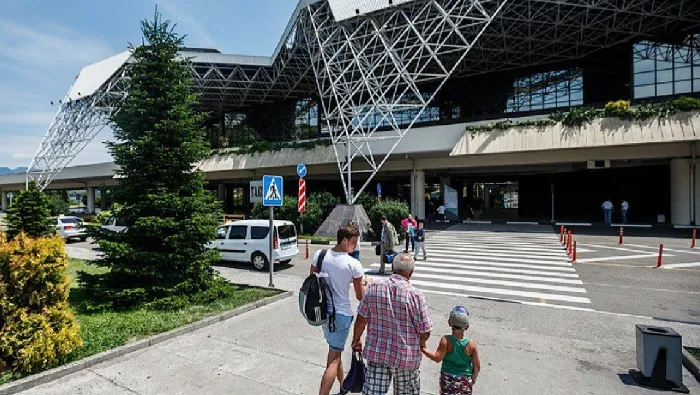 За две недели августа пассажиропоток аэропорта Сочи вырос на треть За две недели августа пассажиропоток аэропорта Сочи вырос на треть