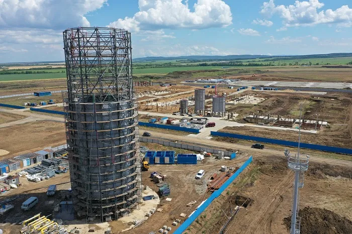 На Ильском НПЗ возводят факельную установку закрытого типа для КПААУ На Ильском НПЗ возводят факельную установку закрытого типа для КПААУ