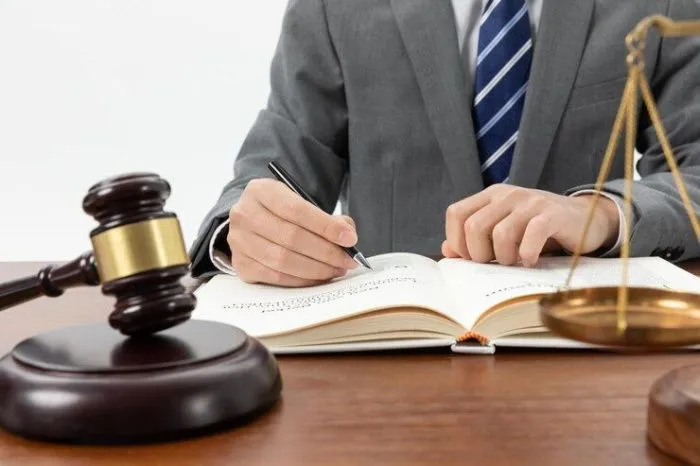 В Крыму за 881 млн рублей продают пансионат украинского олигарха Коломойского* В Крыму за 881 млн рублей продают пансионат украинского олигарха Коломойского*