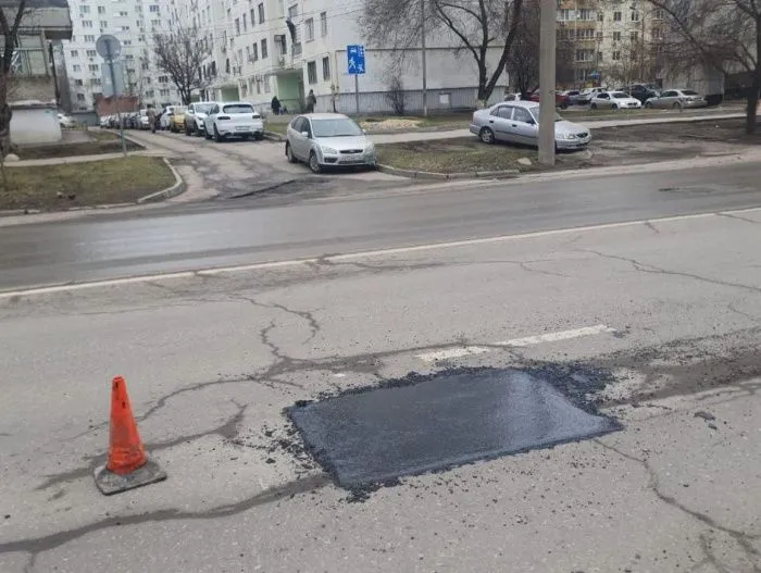 Василий Голубев потребовал ликвидировать ямы на дорогах в Ростовской области до 1 мая Василий Голубев потребовал ликвидировать ямы на дорогах в Ростовской области до 1 мая