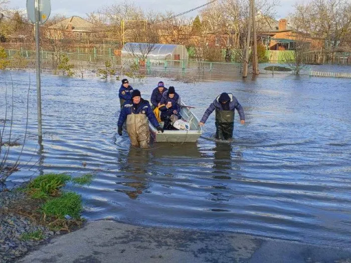 В Таганроге с 27 ноября ввели режим ЧС для ликвидации последствий непогоды