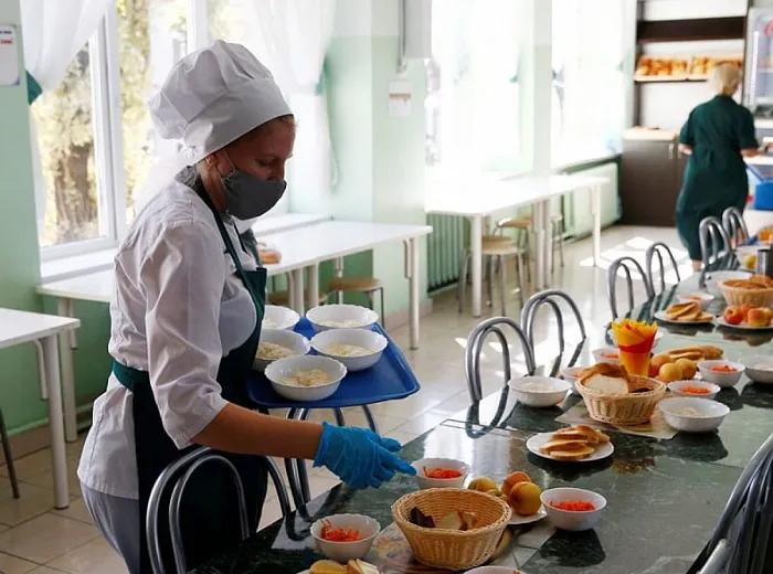 В Краснодаре школьный обед подорожал на 23,5 % В Краснодаре школьный обед подорожал на 23,5 %