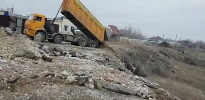 Подрядчик Аллеи Героев устроил несанкционированную свалку под Волгоградом Подрядчик Аллеи Героев устроил несанкционированную свалку под Волгоградом