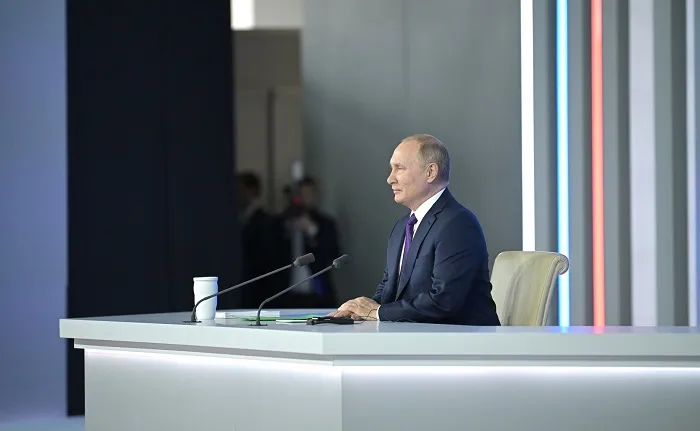 Путин похвалил Хуснуллина за развитие Юга России и показатели строительства Путин похвалил Хуснуллина за развитие Юга России и показатели строительства