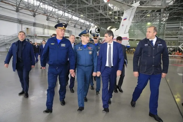 Глава МЧС России посетил авиационный научно-технический комплекс имени Бериева в Таганроге Глава МЧС России посетил авиационный научно-технический комплекс имени Бериева в Таганроге