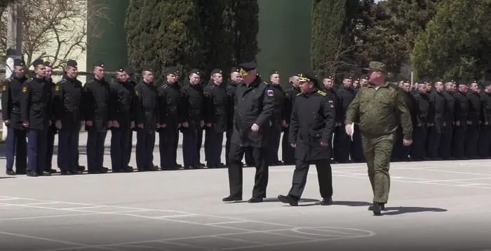 Главком ВМФ России встретился с экипажем ракетного крейсера «Москва» в Севастополе