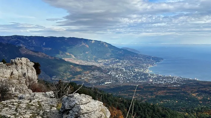 В Крыму согласовали инвестпроекты в сфере туризма и строительства на сумму 14 млрд рублей