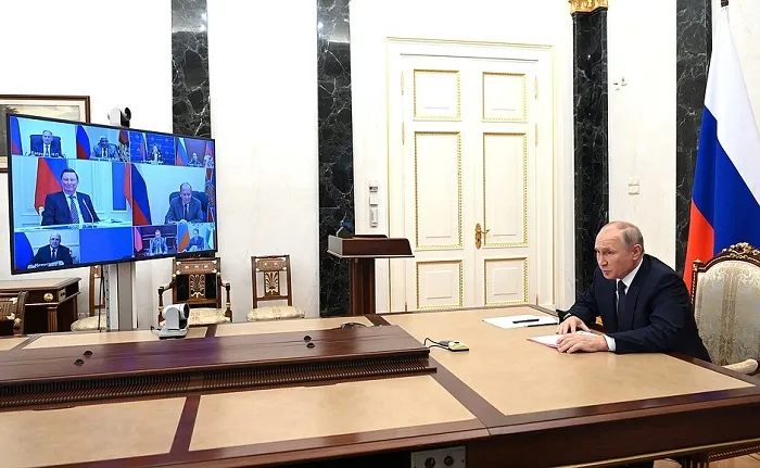 Владимир Путин поддержал идею полпреда в СКФО Юрия Чайки о создании казачьих подразделений в Росгвардии Владимир Путин поддержал идею полпреда в СКФО Юрия Чайки о создании казачьих подразделений в Росгвардии