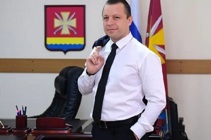 С осужденного экс-главы Динского района Сергея Пономарева взыщут 4 млн рублей С осужденного экс-главы Динского района Сергея Пономарева взыщут 4 млн рублей
