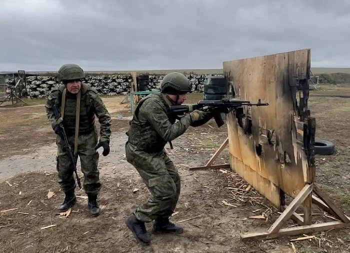 Экс-мэр Краснодара Евгений Первышов отправился в зону проведения военной спецоперации Экс-мэр Краснодара Евгений Первышов отправился в зону проведения военной спецоперации
