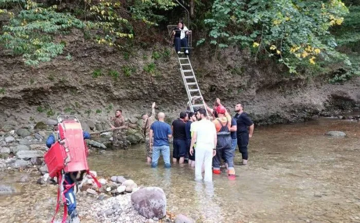 В Нальчике из-за обрыва канатной дороги пострадали 6 человек В Нальчике из-за обрыва канатной дороги пострадали 6 человек