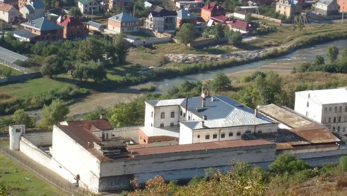 В превышении должностных полномочий подозревается начальник ИВС в Ставропольском крае