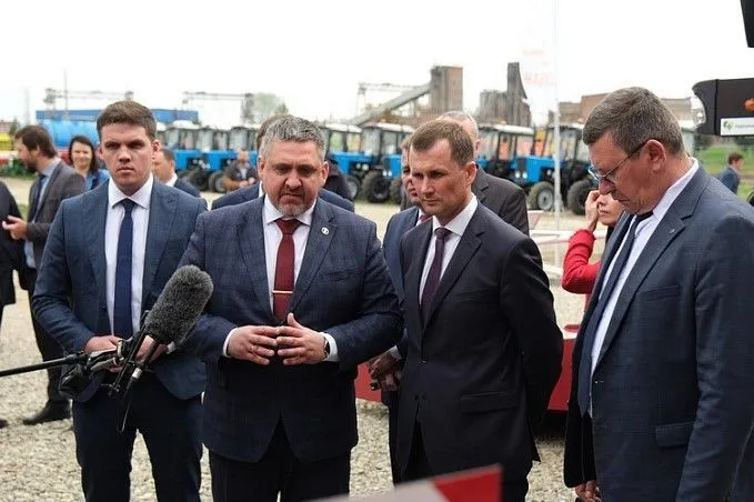 Белорусские комбайны застолбили кубанские поля Белорусские комбайны застолбили кубанские поля