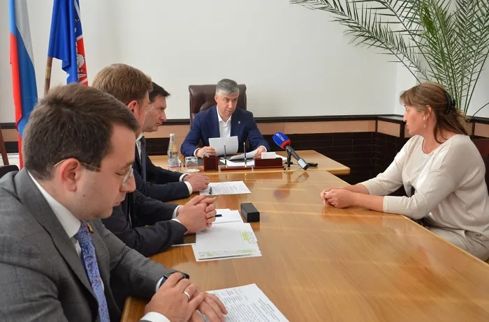 На личном приеме Алексей Логвиненко обсудил с ростовчанами благоустройство города На личном приеме Алексей Логвиненко обсудил с ростовчанами благоустройство города