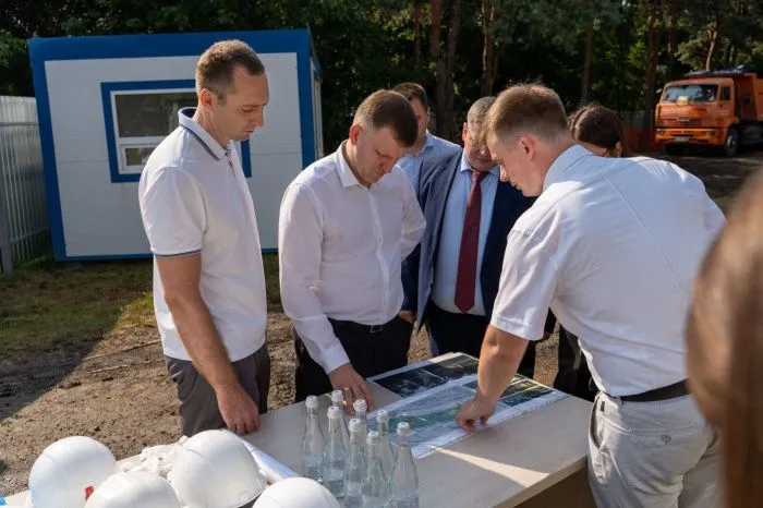 Мэр Краснодара оценил инклюзивную площадку в Городском саду «Карасунский»