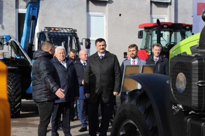 В Волгоградской области потратили более 5 млрд рублей на закупку сельхозтехники в 2024 году В Волгоградской области потратили более 5 млрд рублей на закупку сельхозтехники в 2024 году