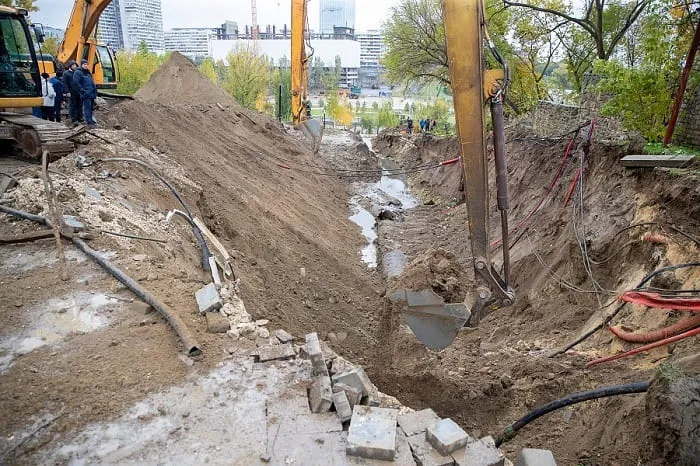 В Волгограде возбудили два уголовных дела из-за аварии на канализационном коллекторе