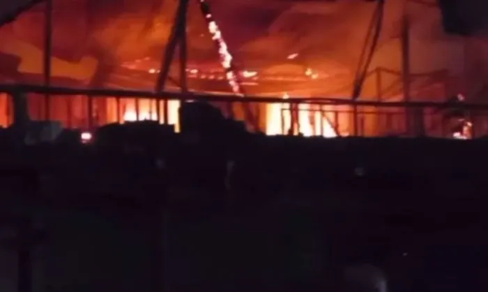 В Новороссийске потушили крупный пожар, в кубанской станице в огне погиб человек В Новороссийске потушили крупный пожар, в кубанской станице в огне погиб человек