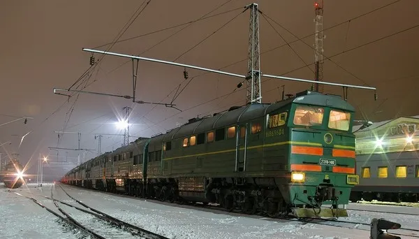 Несмотря на снегопад, поезда в районе Сочи ходят по расписанию Несмотря на снегопад, поезда в районе Сочи ходят по расписанию