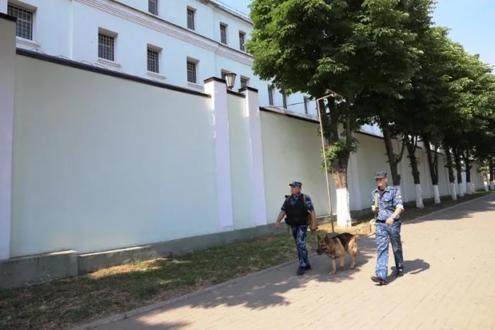 Захватчики заложников в Ростове-на-Дону требуют транспорт, оружие и коридор для ухода из СИЗО