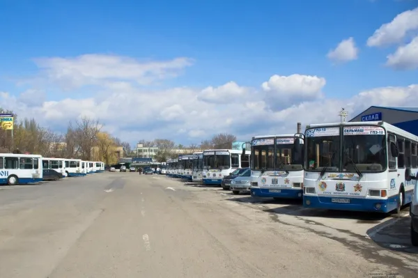 Одно из старейших АТП Ростова перестало работать как перевозчик Одно из старейших АТП Ростова перестало работать как перевозчик