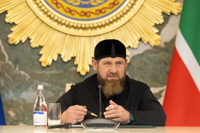 Рамзану Кадырову присвоили звание Героя Чеченской Республики Рамзану Кадырову присвоили звание Героя Чеченской Республики