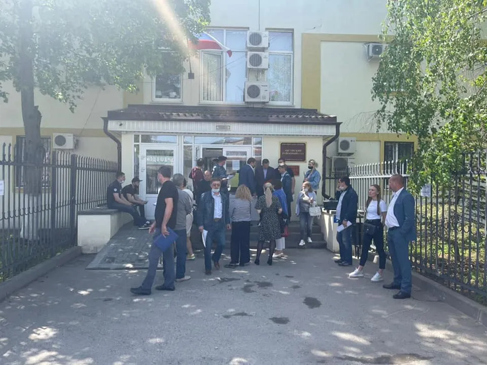Суд отказал аксайским предпринимателям в участии в деле о закрытии рынков Суд отказал аксайским предпринимателям в участии в деле о закрытии рынков