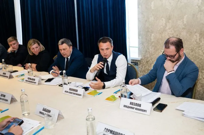 Выездной круглый стол делового медиа «Эксперт Юг»  в рамках проекта «Южное виноделие»  «Южнороссийское вино в 2024 году:  кризис перепроизводства или рост?» Выездной круглый стол делового медиа «Эксперт Юг»  в рамках проекта «Южное виноделие»  «Южнороссийское вино в 2024 году:  кризис перепроизводства или рост?»