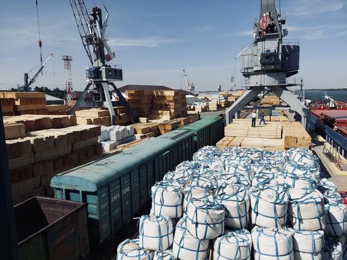 Астраханские порты в январе-июле увеличили грузооборот на 70%