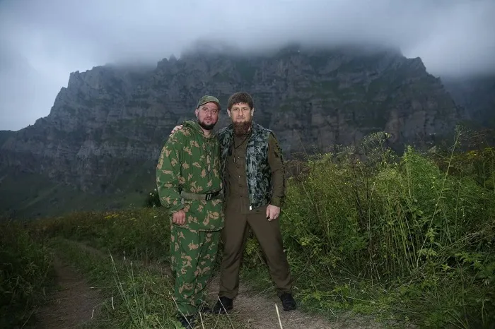 Рамзан Кадыров сообщил о назначении своего соратника на пост командира в ЛНР Рамзан Кадыров сообщил о назначении своего соратника на пост командира в ЛНР