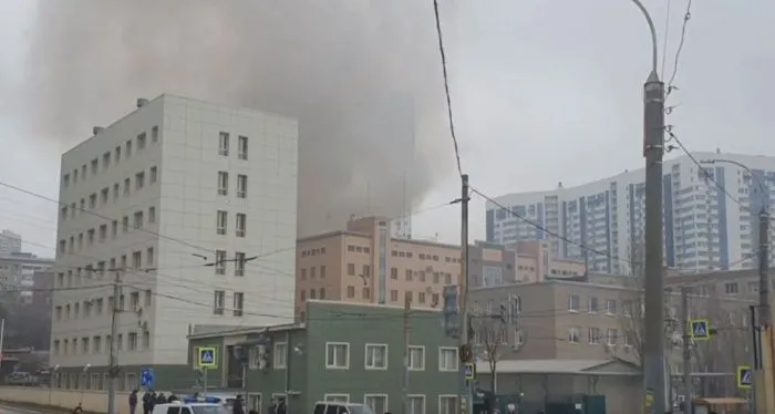 Во дворе погрануправления ФСБ в Ростове-на-Дону ликвидировано открытое горение Во дворе погрануправления ФСБ в Ростове-на-Дону ликвидировано открытое горение
