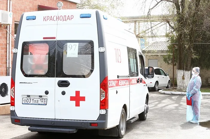 В 6 городах и 10 районах Кубани поликлиники стали работать круглосуточно из-за COVID-19 В 6 городах и 10 районах Кубани поликлиники стали работать круглосуточно из-за COVID-19
